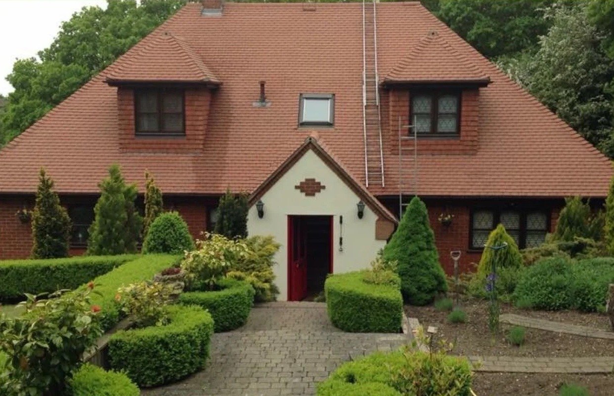 The same Essex roof after moss removal and soft washing